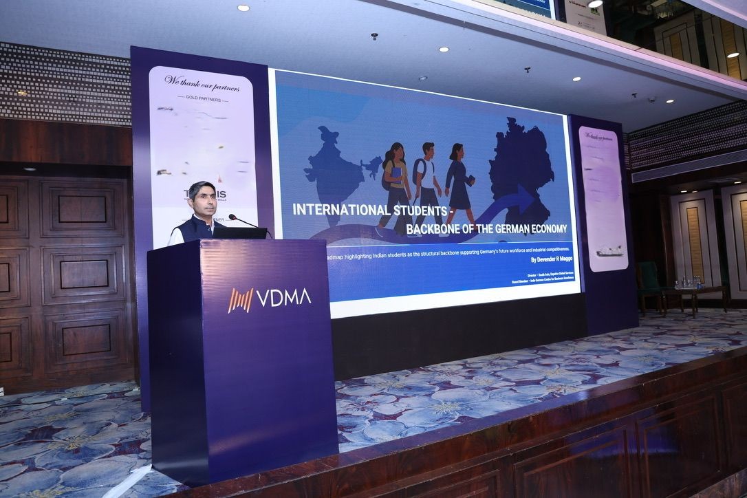 DEIN Talents speaking at a VDMA industry event