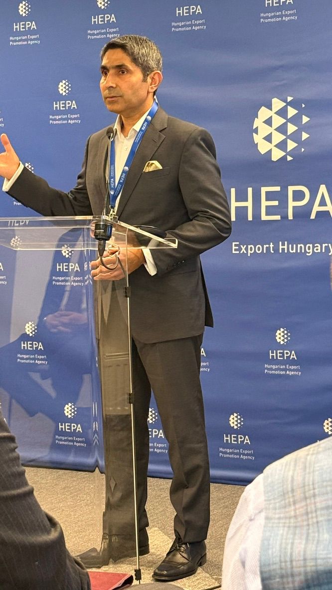 DEIN Talents speaking at a HEPA business event